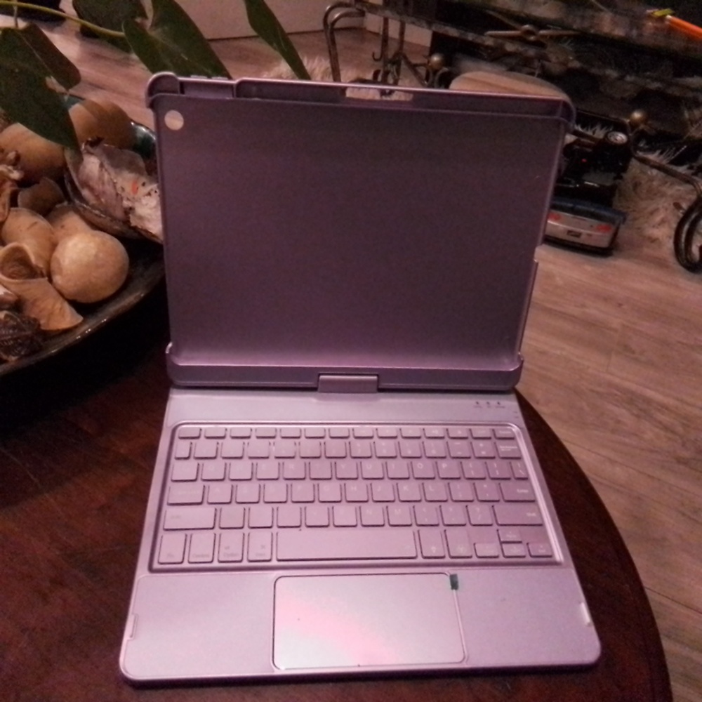 Ipad 9/8/7 Purple Keyboard Case